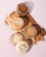 Essence- Soft Touch Mousse Makeup إسينس كريم اساس موس, حمل الصورة الى البوم الصور