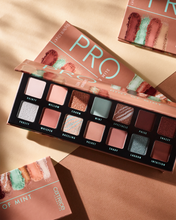 Catrice- Hint of Mint Eyeshadow Pallete باليت ظلال عيون منت كاترس, حمل الصورة الى البوم الصور