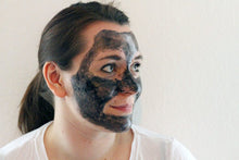 Isana- Coal Peel Off Mask قناع لصقة شمعي بالفحم إيسانا, حمل الصورة الى البوم الصور
