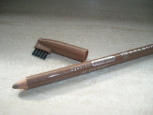 Essence Eyebrow Designer Pencil قلم حاجب مع فرشاة ايسنس, حمل الصورة الى البوم الصور
