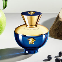 Versace- Dylan Blue Women Perfume عطر نسائي ديلان بلو فيرساتجي, حمل الصورة الى البوم الصور

